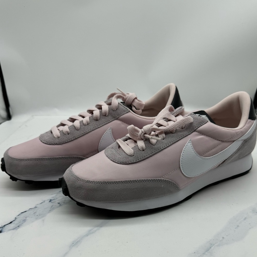 Nike Women’s Daybreak Barely Rose Sz. 10.5